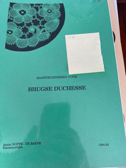 Mappen kantklossen diverse technieken, Hobby en Vrije tijd, Kantklossen, Zo goed als nieuw, Ophalen of Verzenden