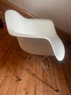 2 Vitra Eames DAR stoelen, wit, Ophalen, Kunststof, Gebruikt, Twee