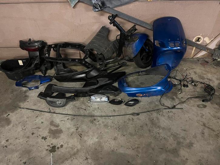 Zip type 3, Fietsen en Brommers, Scooters | Peugeot, Zo goed als nieuw, Overige modellen, Benzine, Ophalen of Verzenden