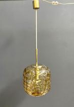 60 jaren zware reliëf glazen DORIA hang lamp  Amber honing, Huis en Inrichting, Lampen | Hanglampen, Minder dan 50 cm, Gebruikt