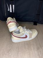 NIKE JORDAN 1 LOW DESERT KHAKI RED SEPIA - Maat 41, Beige, Nike, Nieuw, Ophalen of Verzenden
