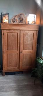 Zware grenen kast met veel opbergruimte, Antiek en Kunst, Antiek | Meubels | Kasten, Ophalen of Verzenden