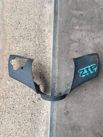 Zip 2takt 2000 originele stuurkap met originele sticker beschikbaar voor biedingen