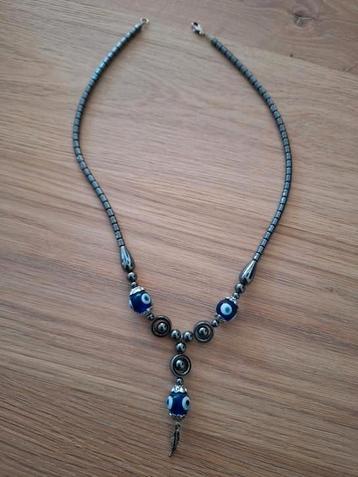 Boze oog ketting met glaskralen en metaal  beschikbaar voor biedingen