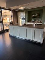 Gebruikte complete keuken met kookeiland incl inbouwapp., Huis en Inrichting, Keuken | Complete keukens, Ophalen, Gebruikt, Wit