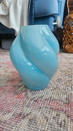Glazen vaas, licht blauw, Blauw, Ophalen of Verzenden, Minder dan 50 cm, Glas