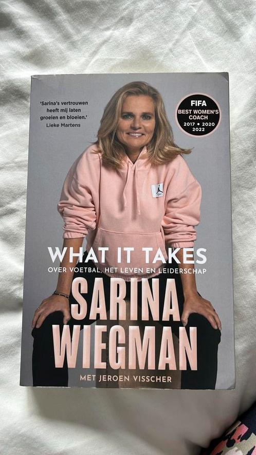 Sarina Wiegman - What It Takes, Boeken, Biografieën, Zo goed als nieuw, Sport, Ophalen of Verzenden