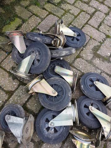 Zwenkwielen – Gebruikt maar Goed – Slechts €5,-! beschikbaar voor biedingen