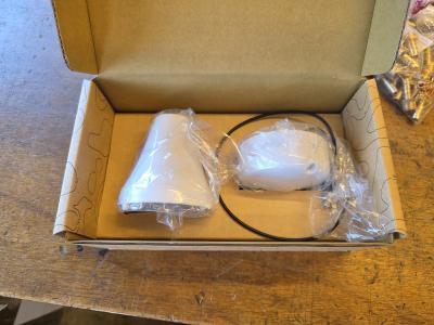 Gps-500 BB antenne wit inclusief voet, Watersport en Boten, Bootonderdelen, Gebruikt