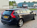 Volvo V60 1.6 T3 R-Design Vol Optie/Dak/Trekhaak/, Voorwielaandrijving, 15 km/l, 4 cilinders, 150 pk