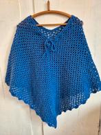 Handgemaakte, gehaakte Poncho blauw, Kleding | Dames, Truien en Vesten, Ophalen of Verzenden, Zo goed als nieuw, Blauw