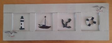 Houten wanddecoratie nautisch thema. beschikbaar voor biedingen