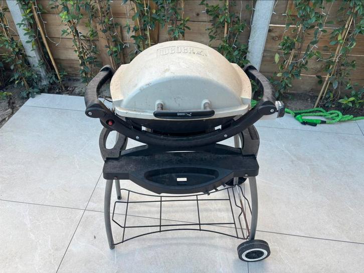 Weber Q1000 gasbarbecue met inklapbaar onderstel te koop!, Tuin en Terras, Gasbarbecues, Gebruikt, Ophalen