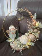 Kerststukje met verlichting groen/goud, Diversen, Kerst, Ophalen