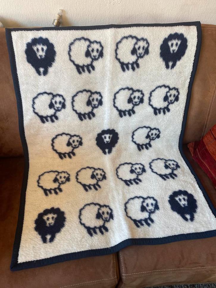Schattig Schapendeken - Zacht en Warm!, Huis en Inrichting, Stoffering | Tapijten en Kleden, Zo goed als nieuw, 50 tot 100 cm