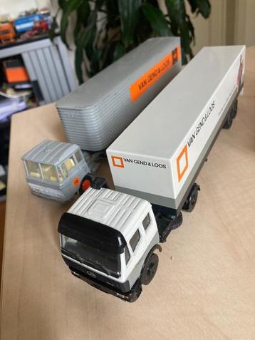 Mooi set van Gend & Loos Mercedes-Benz en DAF Lion car beschikbaar voor biedingen