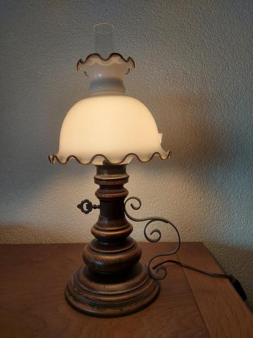 Oude tafel lamp, Huis en Inrichting, Lampen | Tafellampen, Minder dan 50 cm, Verzenden