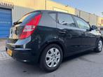 Hyundai i30 1.4i Active Cool / NIEUWE APK (bj 2008), Voorwielaandrijving, Elektrische ramen, Gebruikt, Zwart
