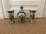 Delfts polychroom handwerk vazen en pot kaststel 3delig, Antiek en Kunst, Ophalen
