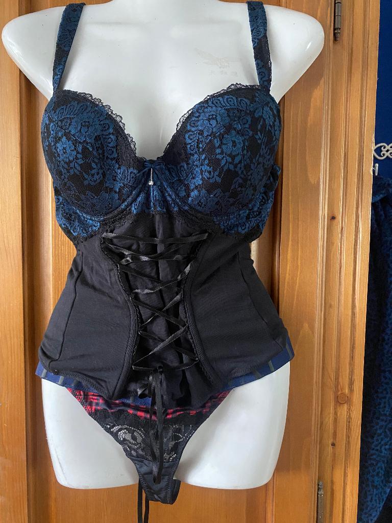 Nieuw zonder kaartjes korset Nina von C, Nina Von C, Ophalen of Verzenden, Overige kleuren, Body of Korset