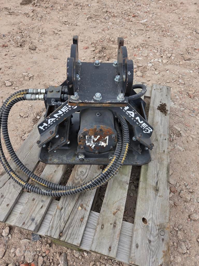 Häner hpc 300trilplaat voor graafmachine, Ophalen