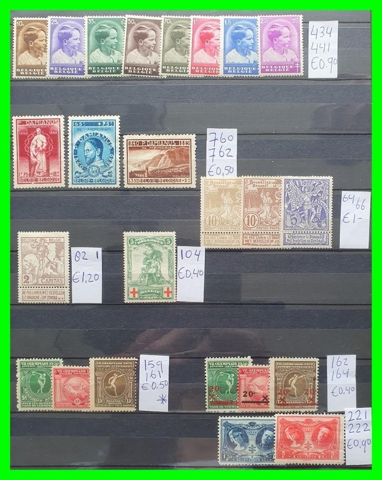 Afweken zelfklevende postzegels - Postzegel Vereniging De Post-Hoorn