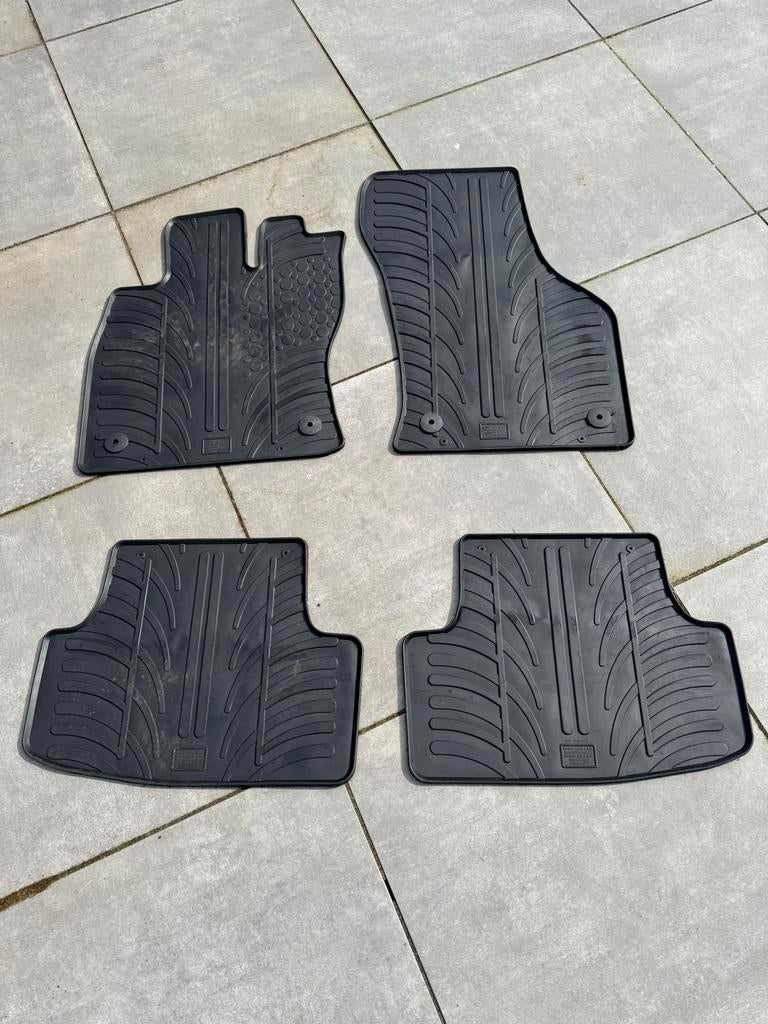 Rubberen automatten Volkswagen Golf 8, Auto diversen, Ophalen of Verzenden, Gebruikt