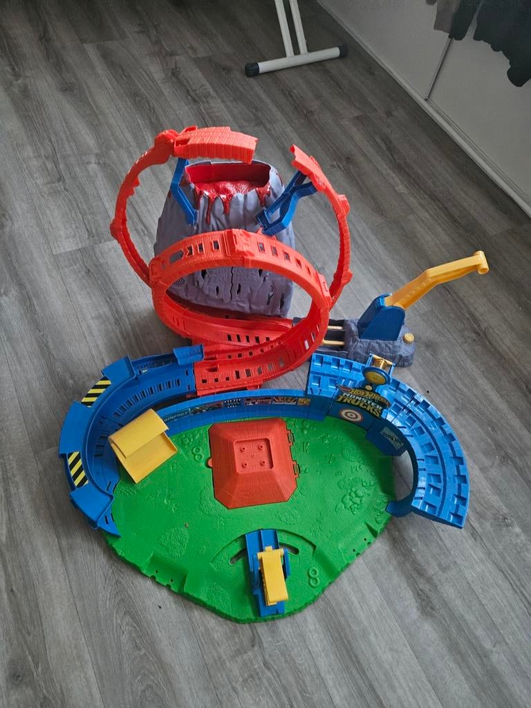 Hot wheels monster truck "garage", Ophalen of Verzenden, Zo goed als nieuw, Handmatig, Hot Wheels
