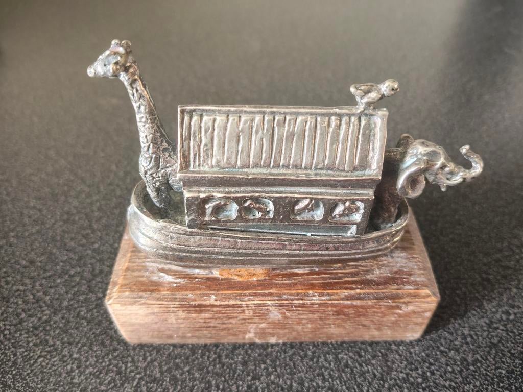 Zilverkleurig beeldje van de Ark van Noach, Verzamelen, Beelden en Beeldjes, Zo goed als nieuw, Dier, Ophalen of Verzenden