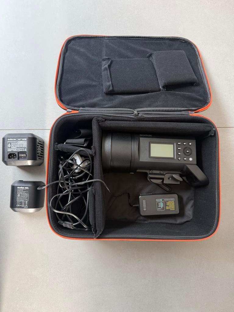 Te koop Godox AD 600 pro flitser + Godox Softbox + statief, Ophalen of Verzenden, Zo goed als nieuw, Lamp of Flitsset