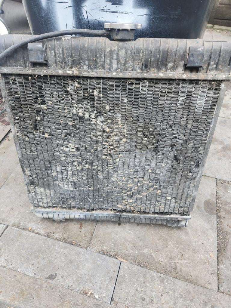 BEHR Radiator - Gebruikt, Auto-onderdelen, Motor en Toebehoren, Ophalen of Verzenden, Gebruikt, Universele onderdelen