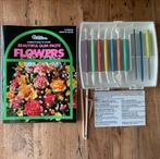 Wilton Suikerdecoratie Bloemen Maken Modelleerset + Boek, Ophalen of Verzenden, Gebruikt, Taarten, Versiering