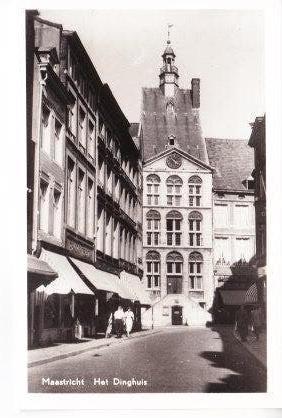 MAASTRICHT,- Het Dinghuis. winkel De Gruyter. 02-04, Verzamelen, Ansichtkaarten | Nederland, Ophalen of Verzenden, 1940 tot 1960