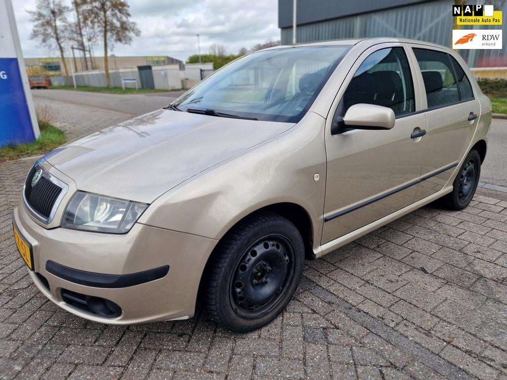 Skoda Fabia 1.4-16V Equipe, Apk, Nap, Goed rijdend Inruil mo, Voorwielaandrijving, Zwart, 4 cilinders, Beige