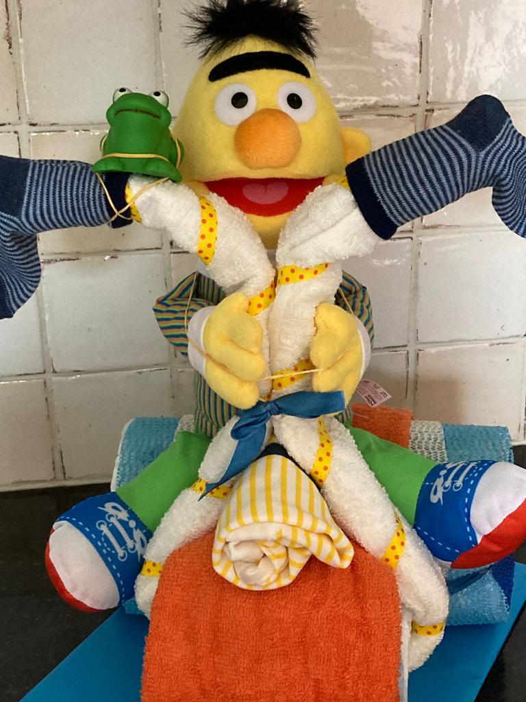 Uniek Kraamcadeau: Handgemaakte Luiertaart met Knuffel, Ophalen of Verzenden, Nieuw, Kraamcadeau