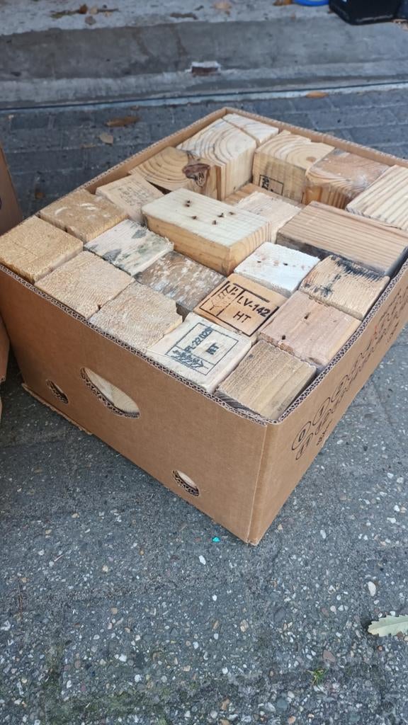 Palletblokken als brandhout. Kurkdroog en nagelvrij ., Tuin en Terras, Haardhout, Minder dan 3 m³, Ophalen of Verzenden