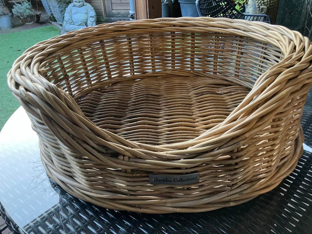 Rotan hondenmand inclusief kussen, Dieren en Toebehoren, Ophalen, Zo goed als nieuw, Riet
