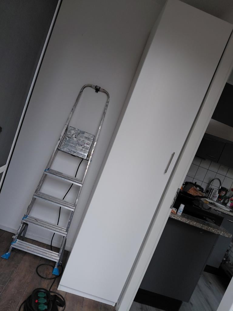 Gratis kast. NIET DE TRAP., Ophalen of Verzenden, 25 tot 50 cm, Minder dan 100 cm