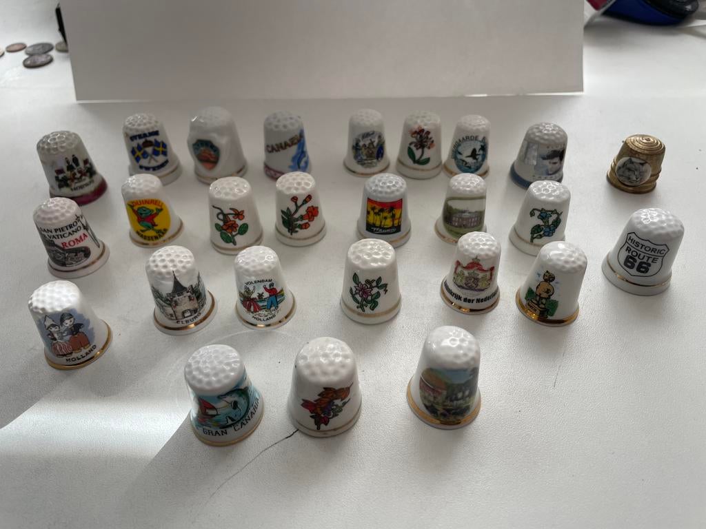 vingerhoedjes, Ophalen of Verzenden, Zo goed als nieuw, Porselein