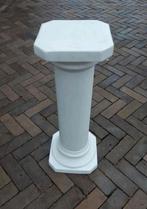 Witte pilaar steen - Sokkel voor decoratie, Huis en Inrichting, Woonaccessoires | Zuilen en Pilaren, Ophalen of Verzenden