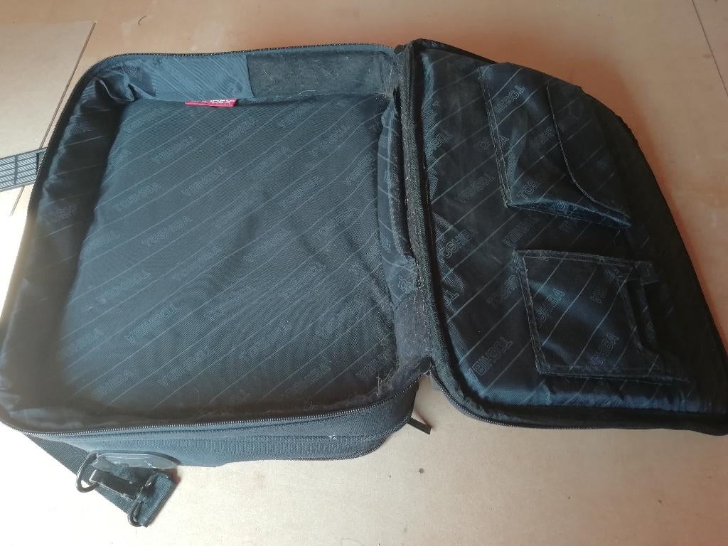 luchtbuks Toshiba Laptop tas, Ophalen of Verzenden, Zo goed als nieuw