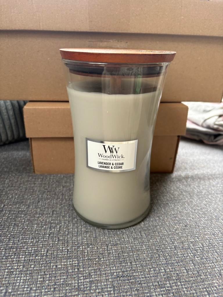 Nieuw woodwick kaars large, lavender cedar, Ophalen of Verzenden, Nieuw, Overige materialen, Minder dan 25 cm