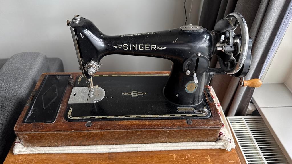 Antieke Singer Naaimachine met Accessoires - Model 201K, Ophalen
