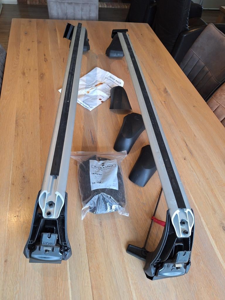 Thule WingBar dakdragers Toyota Corolla Touring Sports