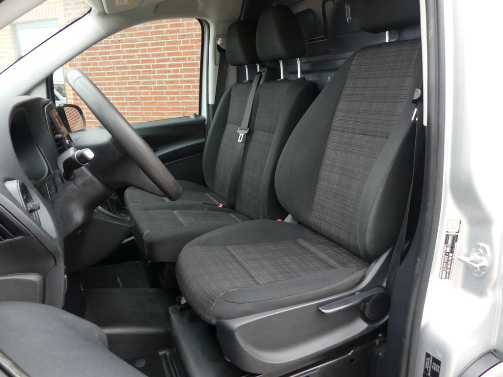 Mercedes-Benz Vito 111 CDI Lang Airco/Trekhaak/Lichtmetalen, Auto's, Voorwielaandrijving, Elektrische ramen, Gebruikt, Euro 6