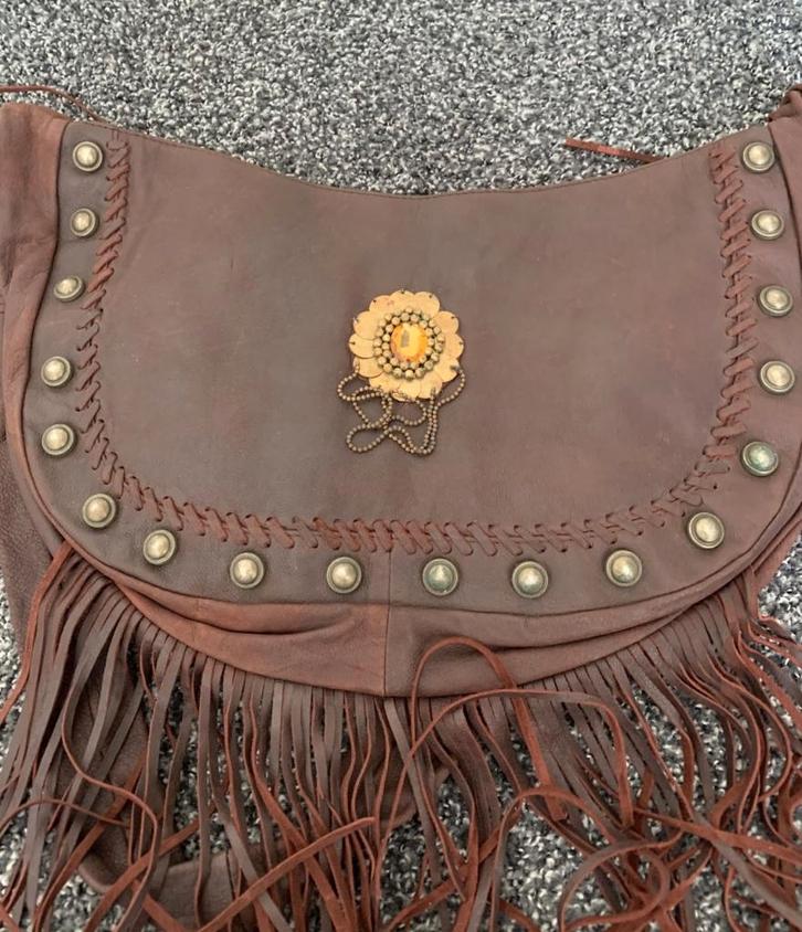 Donkerbruine schoudertas met franjers, Sieraden, Tassen en Uiterlijk, Tassen | Schoudertassen, Nieuw, Bruin, Leer, Verzenden