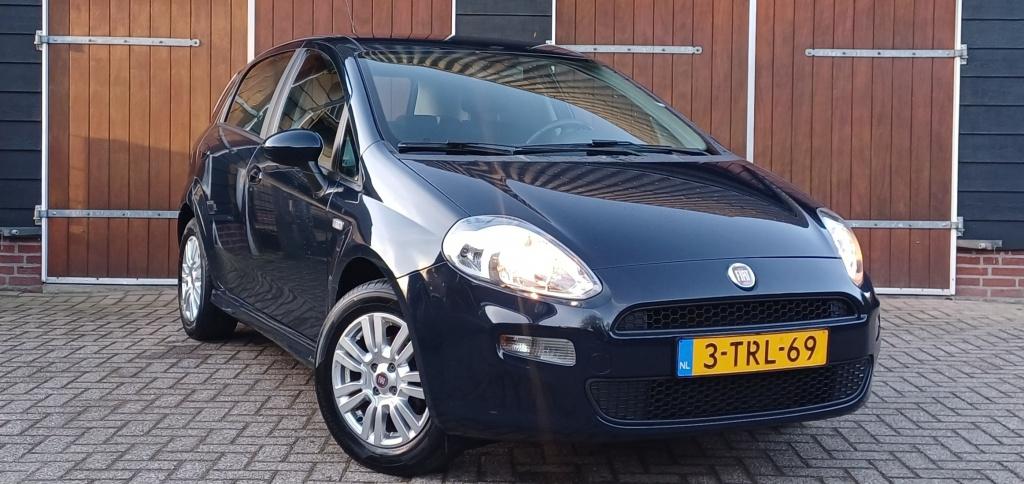 Fiat Punto Evo 0.9 TwinAir Street, Trekhaak, NAP, Cruise con, Auto's, Gebruikt, Euro 6, 49 €/maand, Origineel Nederlands