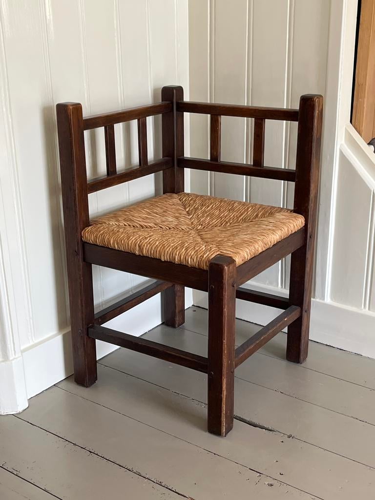 Oude antieke hoekstoel, Antiek en Kunst, Antiek | Meubels | Stoelen en Banken, Ophalen
