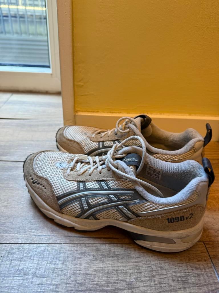 Asics dames sportschoenen, Kleding | Dames, Schoenen, Ophalen of Verzenden, Gedragen, Beige, Sportschoenen