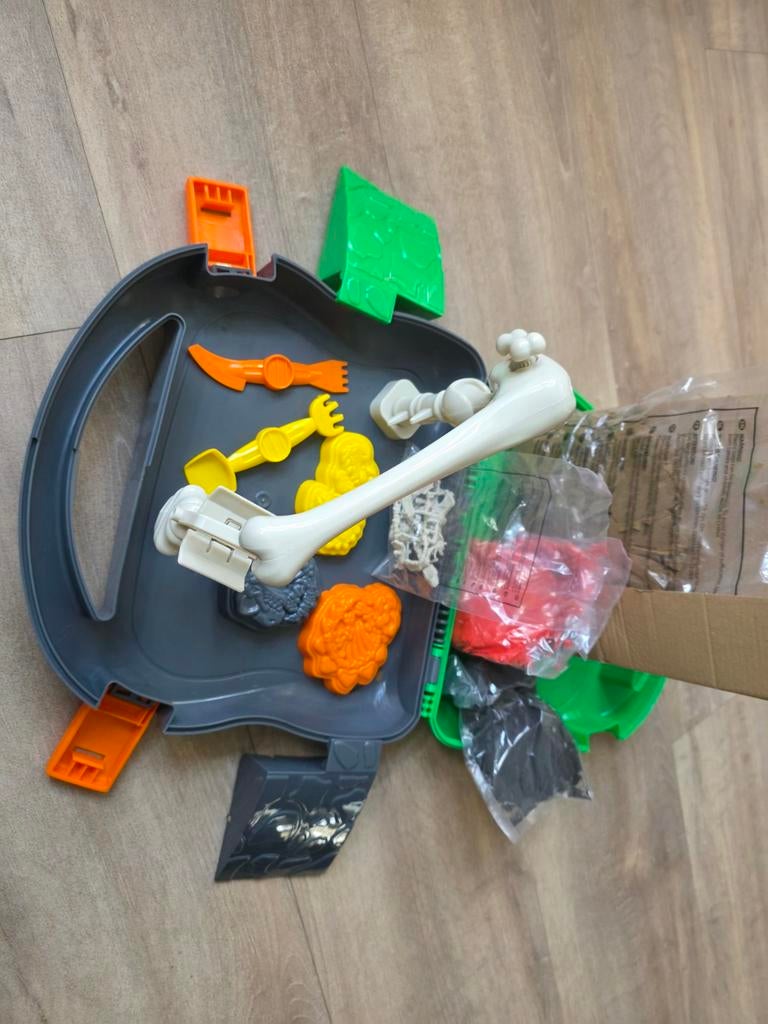 Kinetic Sand T-Rex Dino Case - Nieuw met 3 kleuren zand, Kinderen en Baby's, Speelgoed | Educatief en Creatief, Ophalen, Nieuw